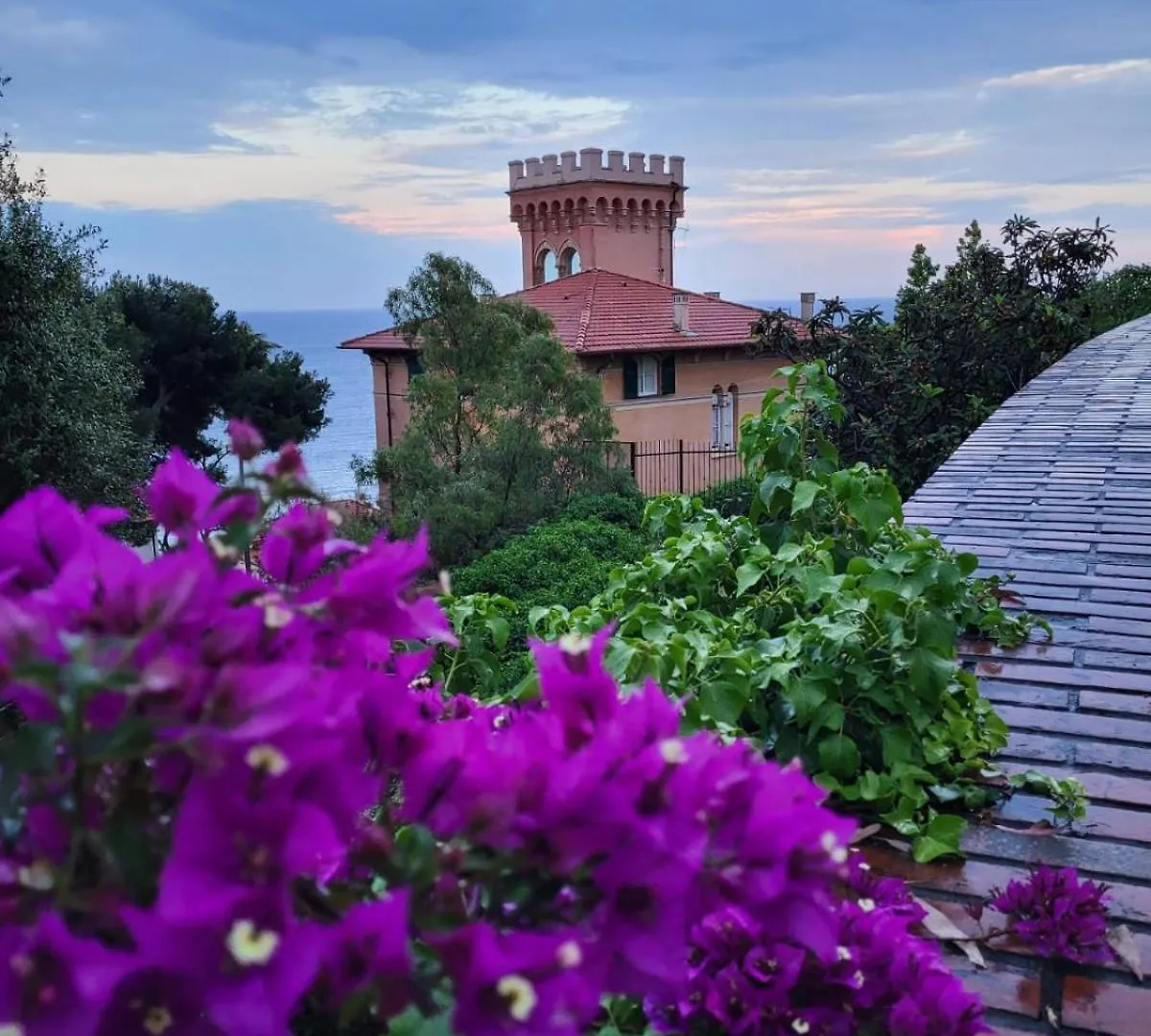 Appartamento The Shell - New Interior Look But Same Old Charme 200Mt From The Sea With Garden And Parking Nearby Imperia