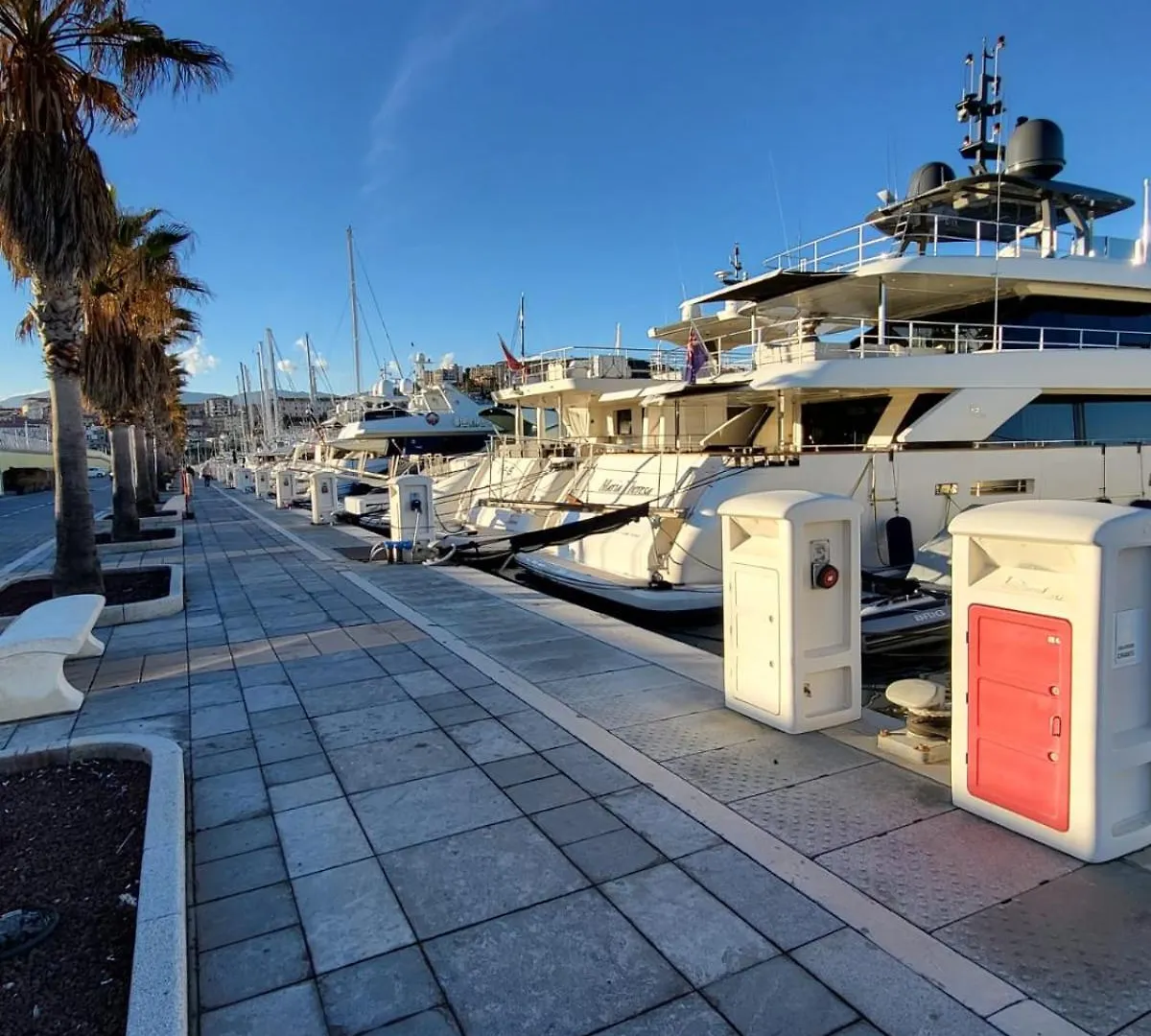 Appartamento The Shell - New Interior Look But Same Old Charme 200Mt From The Sea With Garden And Parking Nearby Imperia Italia
